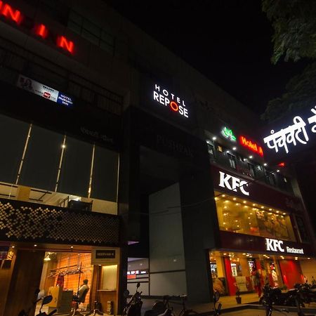 Hotel Repose Ahmedabad Bagian luar foto