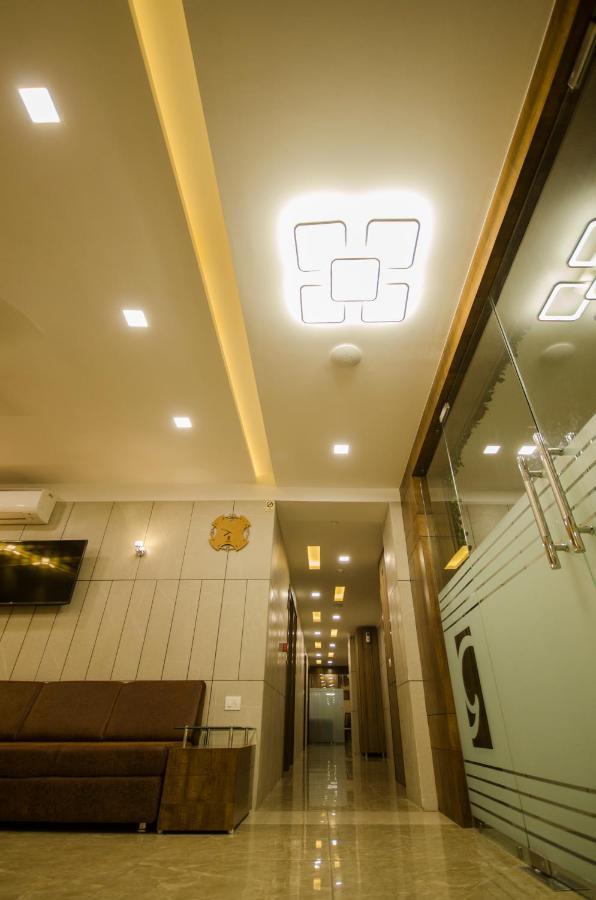 Hotel Repose Ahmedabad Bagian luar foto